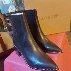 Steve Madden Black Leather Pointed Toe Studded Ankle Boots